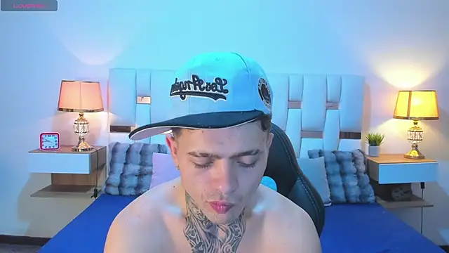 Zeus_damian21's Live XXX Chat