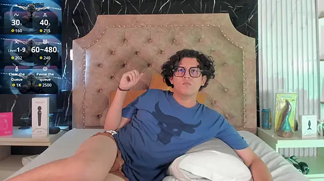 Monteszzo Live XXX Chat
