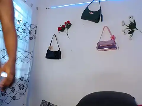 Barbianaa671's Live XXX Chat