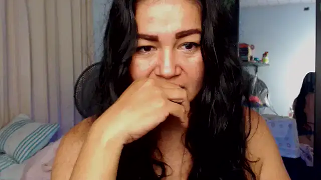 Živý XXX chat RUBII-ADAMS