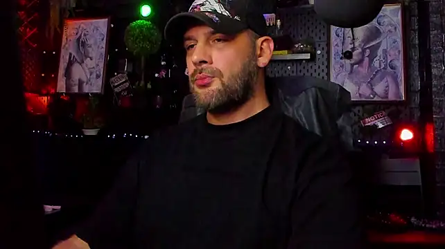 צ'אט XXX בשידור חי של LexHardy