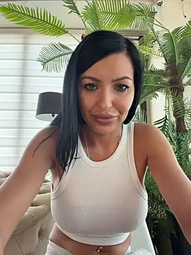 XXX chat uživo modela ReynaMorel