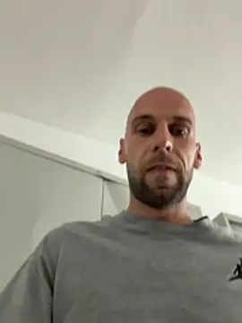 Chat XXX ao vivo de Oliver_outside