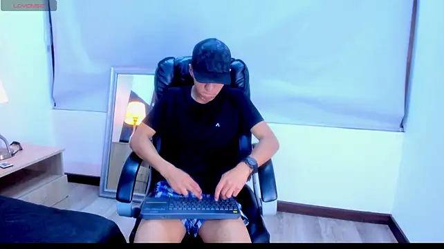 Živý XXX chat Damian_Steel07