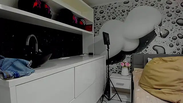AlmaFancy – Naživo XXX chat