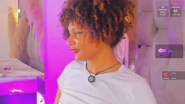 Chat XXX ao vivo de _CurlyGirl_