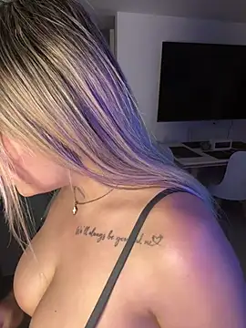 Show Webcam de MiaWhitePink_