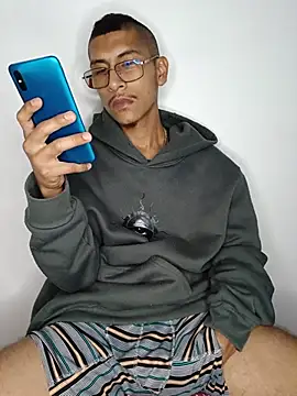 XXX chat uživo modela Hard_brown03
