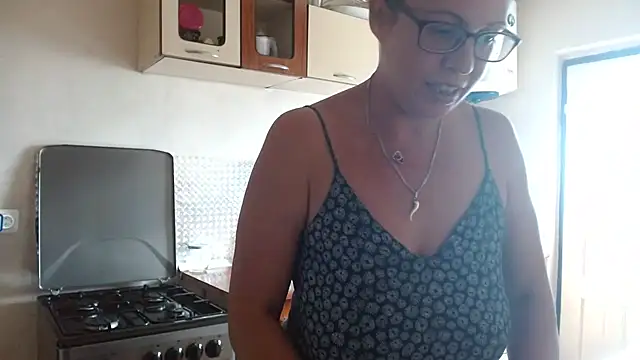 LadyHellene 现场XXX聊天