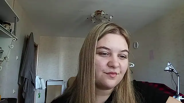 Chat +18 de TypicalWoman ao vivo