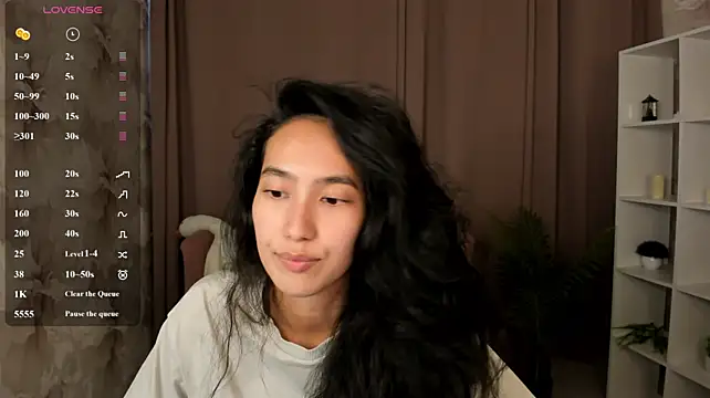 FlirtyAura's Live XXX Chat