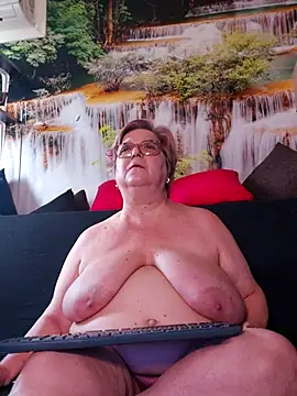 QueenPammy1 Live XXX-Chat