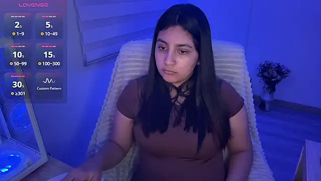 cloe_small live XXX chat
