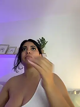 Chatroom XXX en direct de shainadavis