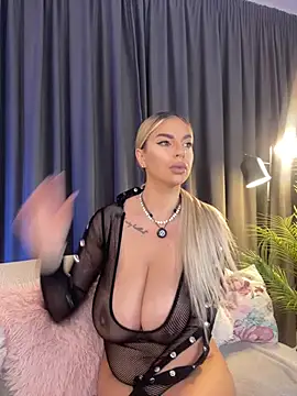 PearlPlenty's Live XXX Chat