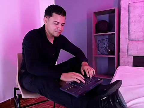 Онлайн чат XXX Hey_Noaah