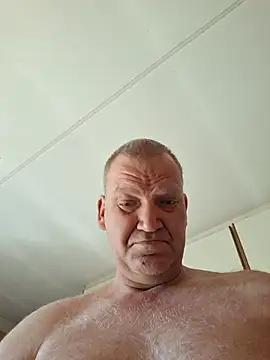 wallacelegend Show in webcam