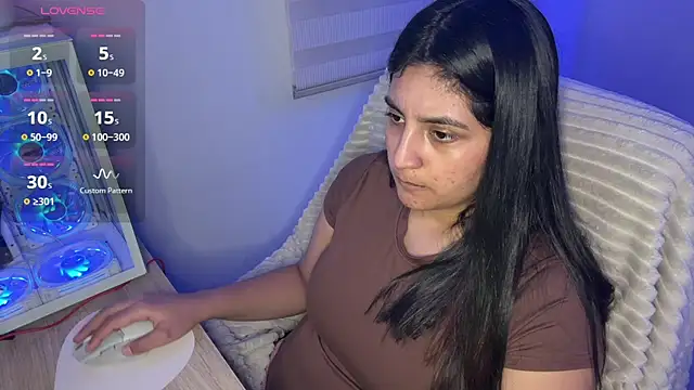 Chat +18 de cloe_small ao vivo
