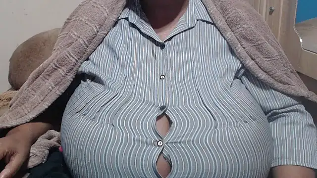 Chat XXX ao vivo de CUTEFIRMMELONSS