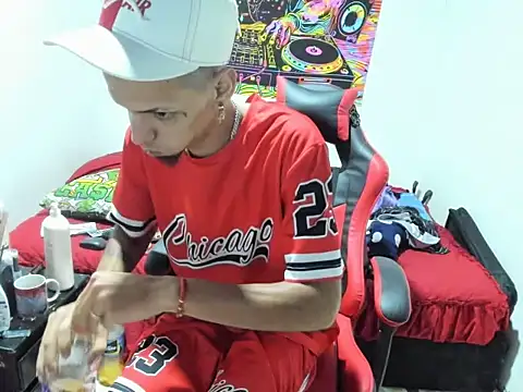 Pertunjukan Kamera Web Douglas_Gallegos1