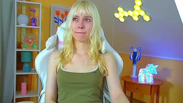 HannahHollis' Live XXX Chat