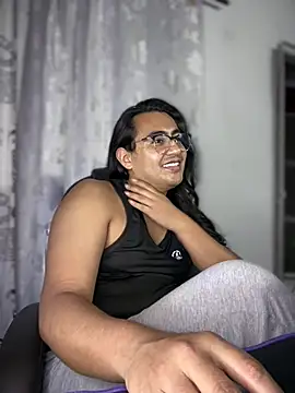 צ'אט XXX בשידור חי של _Dylan_7