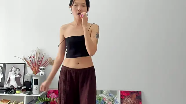 ailey_chao Adlı Modelin Canlı XXX Sohbeti