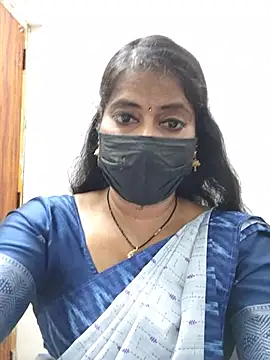 XXX chat uživo modela tamil_Sigappu_Roja