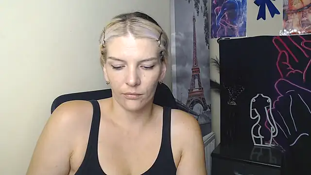 Chatroom XXX en direct de VanessaRey_