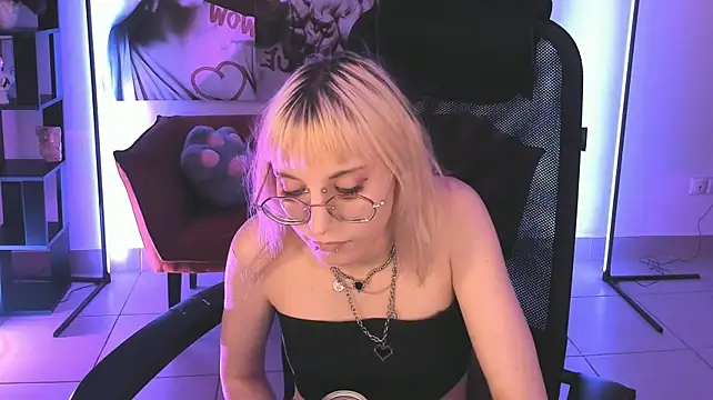 ReminaMeowのライブXXXチャット