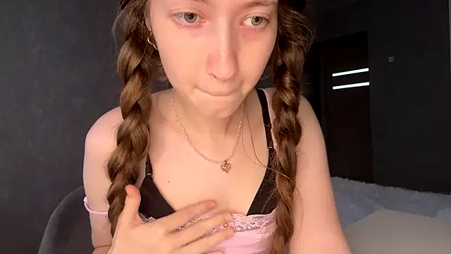 Emily_Mur_のライブXXXチャット