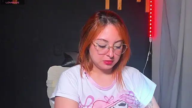 izyzys_baker's Live XXX Chat