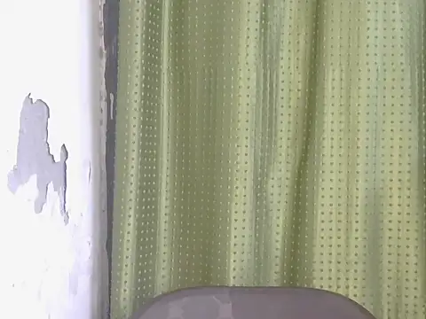 Pokazy przed kamerką – Stubborndesiboy