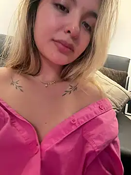 Chat XXX en directo de Odett_