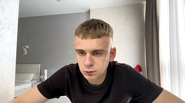 SoloFury Adlı Modelin Canlı XXX Sohbeti