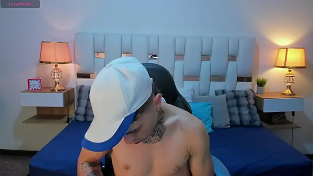 XXX chat uživo modela Zeus_damian21