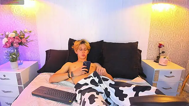 Archie6_ Webcam-Show