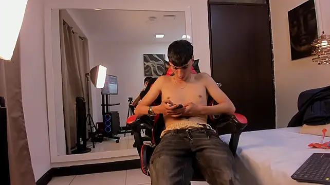 LeoDrake_ Adlı Modelin Canlı XXX Sohbeti