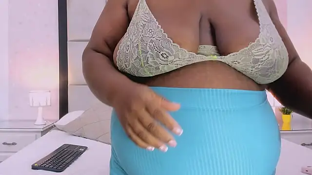 Chat XXX ao vivo de TreisyVixen