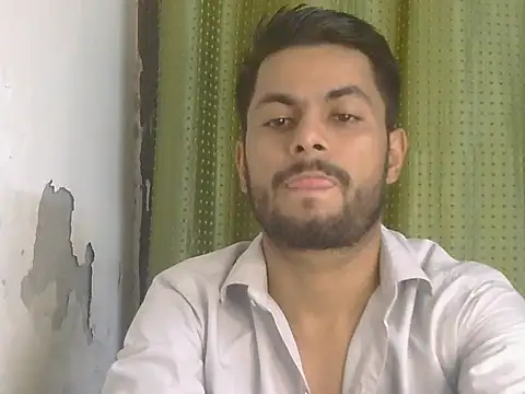Stubborndesiboyn Live XXX chat