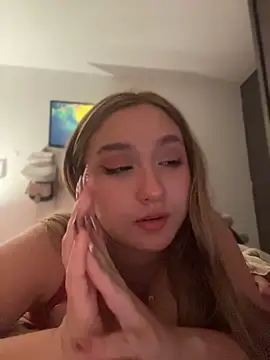 MoraInFire 라이브 XXX 채팅