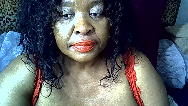 Chat XXX ao vivo de Ebony_Cougar