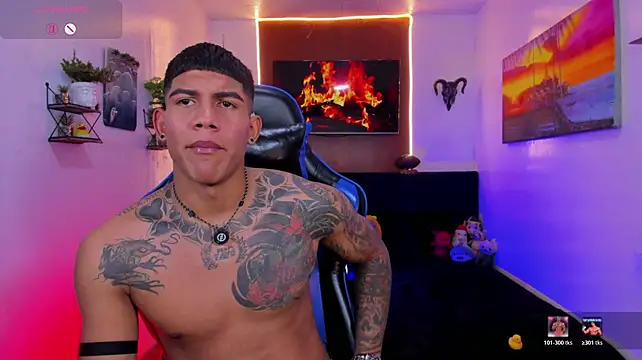 Damian_latinxxx Show in webcam