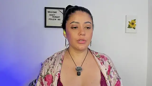 Chat XXX ao vivo de LauraToro_