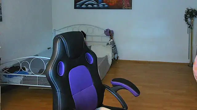 Sylly Chat XXX live