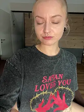 CherryyCheeks 现场XXX聊天