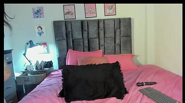 Chatroom XXX en direct de Esmeraldaa-