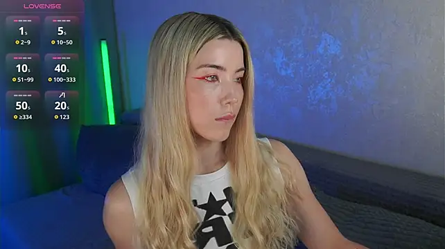 LindaThackerr Live XXX-Chat