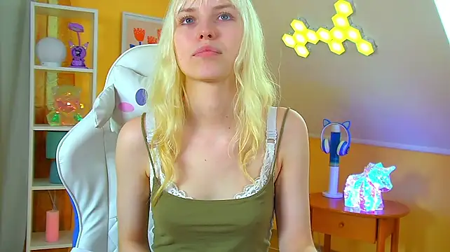 HannahHollis' Live XXX Chat