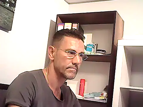 mastercharisma35 Adlı Modelin Canlı XXX Sohbeti